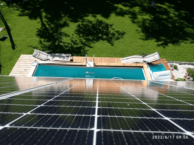 четвертый слайд: солнечная панель и бассейн